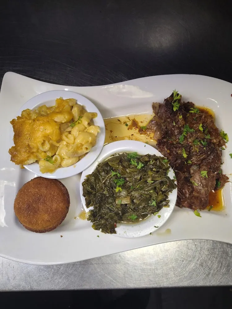 Pot Roast Mac and Cheese Cornbread